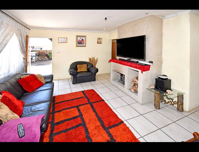 3 BEDROOM HOUSE FOR SALE IN BRAMLEY VIEW